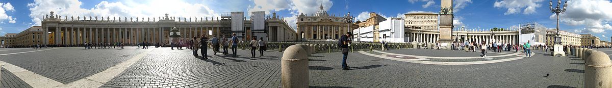 Panoramic view of Piazza San Pietro (full 360 degrees). By Jaakko Luttine. Image is in the public domain via Wikimedia.com</em