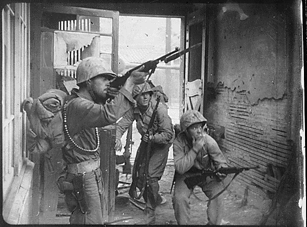 United Nations troops fighting in the streets of Seoul
