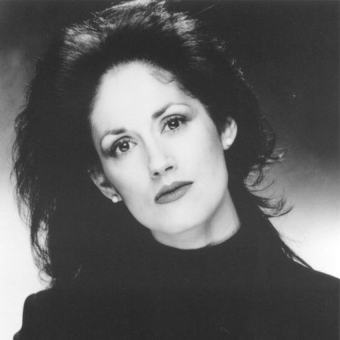 Laura Thompson