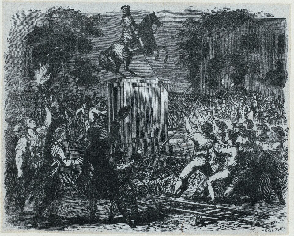 Pulling down the statue of King George in New York City, 1776. Public Domain.