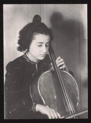 Anita Lasker-Wallfisch playing cello